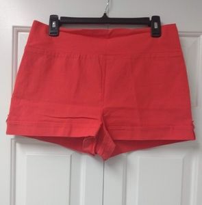 Valia Shorts - Shorts Valia Shorts - Shorts